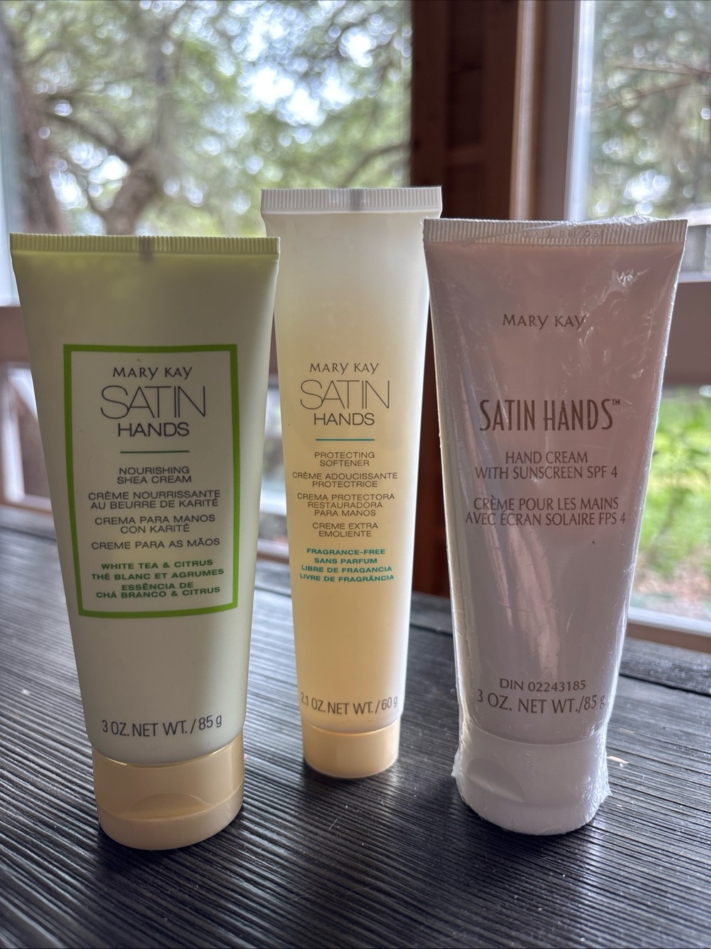 Mary Kay Satin Hands Protecting Softener & Nourishing Shea Cream & 
SPF 4  New